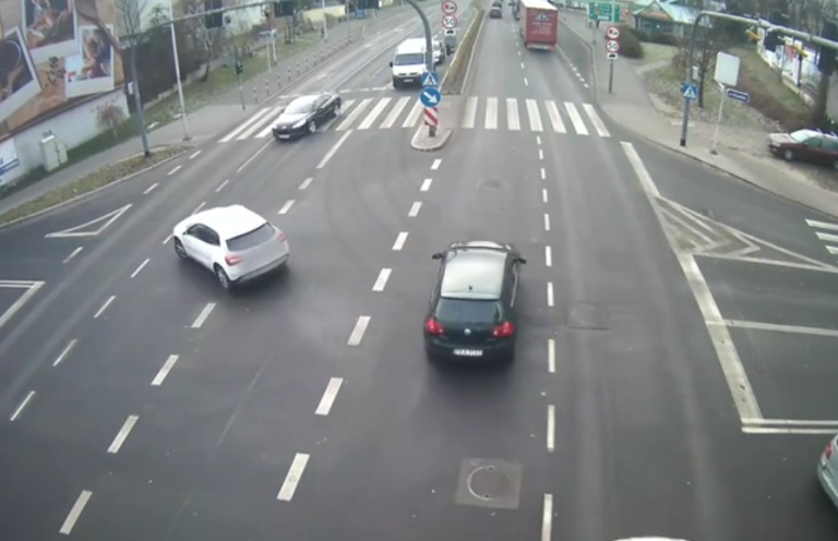 Un lampadaire sauve la vie d’une femme