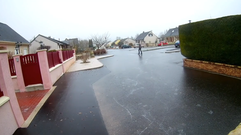 Faire du patin à glace dans sa rue…