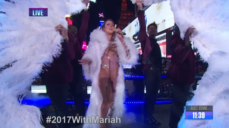 Mariah Carey offre un concert catastrophique à Times Square