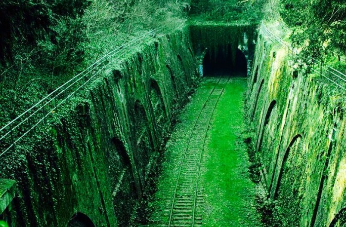 Top 10 des LIEUX INCROYABLES INTERDIS au public !