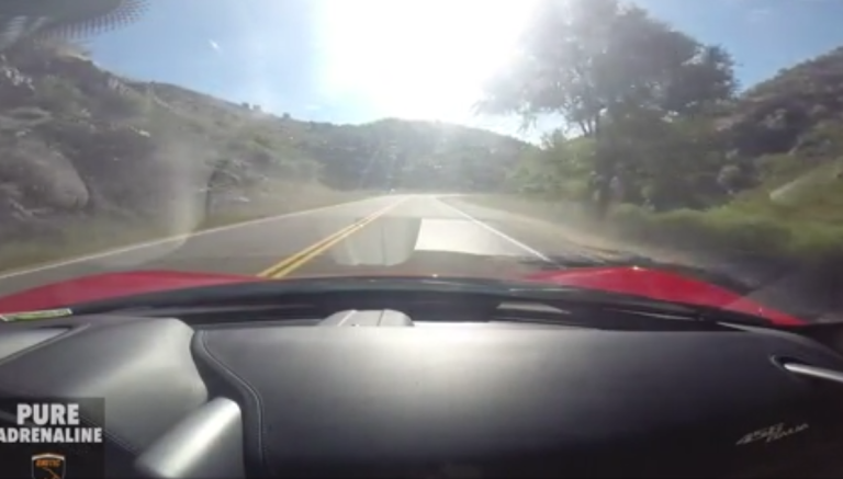 Un jeune de 26 ans veut faire le malin avec une Ferrari 458