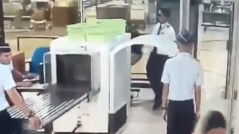 Un pilote d’avion filmé totalement bourré à son passage au contrôle d&rsquo;un aéroport !