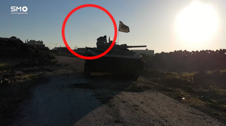 Un soldat frôlé par une roquette en Syrie