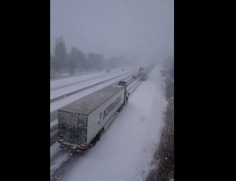Une centaine de véhicules impliqués dans un carambolage sur l&rsquo;autoroute
