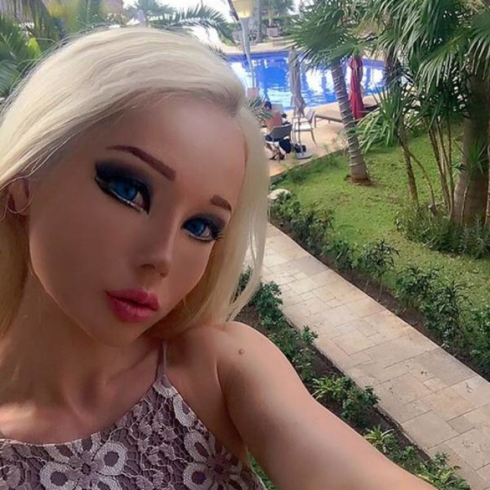 Valeria Lukyanova La Barbie Humaine Dorigine Ukrainienne Breakforbuzz 