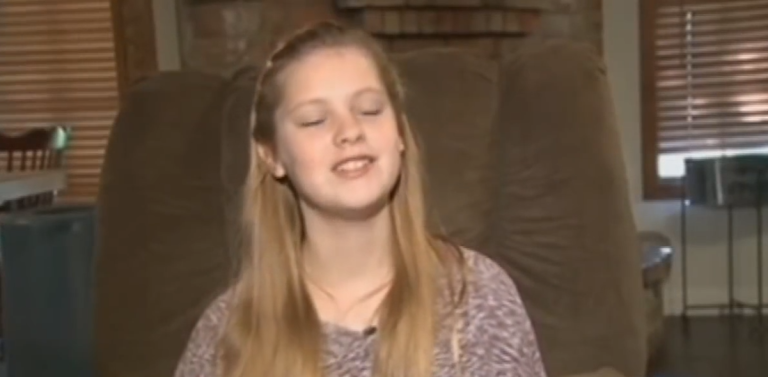 Cette fille vit un calvaire, car elle éternue 12 000 fois par jour…