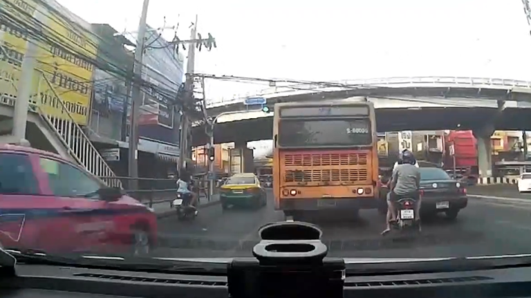 Le passager d’un scooter échappe à la mort de justesse !