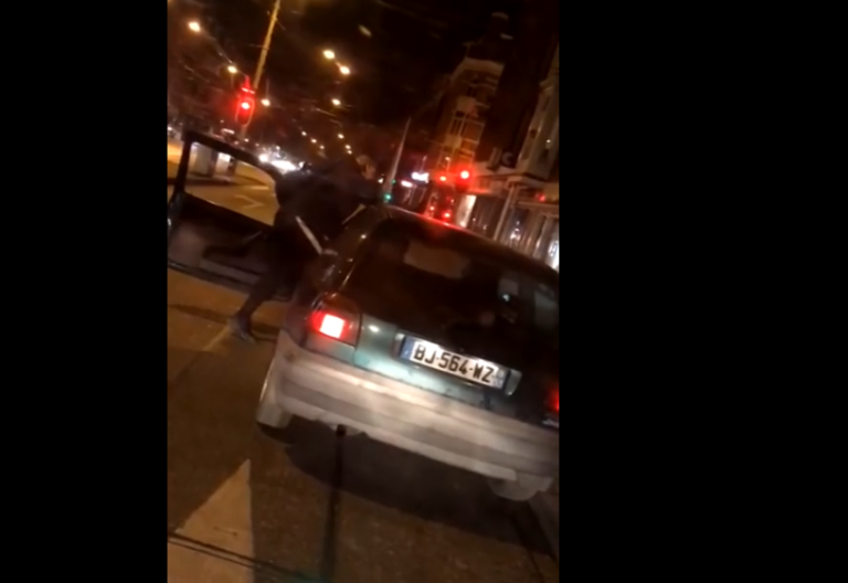Road Rage à Amsterdam entre un automobiliste français et un scootériste