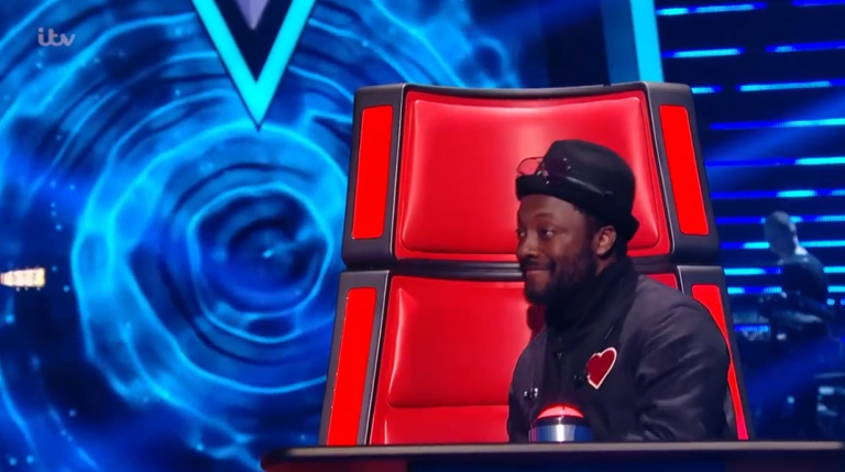 Dans The Voice UK Will.i.am buzze un candidat sans faire exprès…