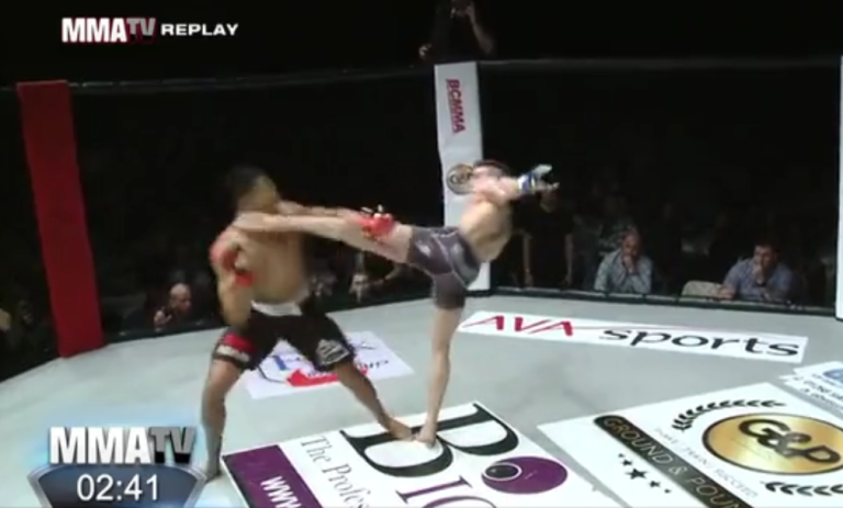 Un combattant de MMA mis KO en chambrant son adversaire