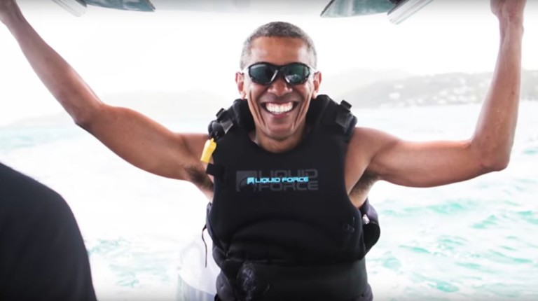États-Unis Barack Obama fait du kitesurf lors de ses vacances