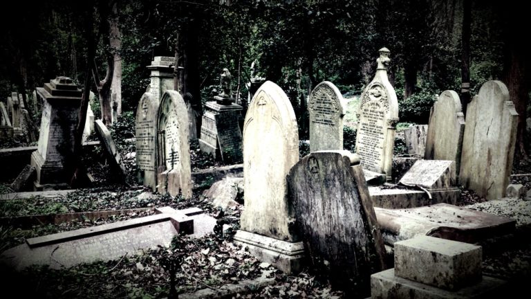 5 PERSONNES ENTERRÉES VIVANTES !