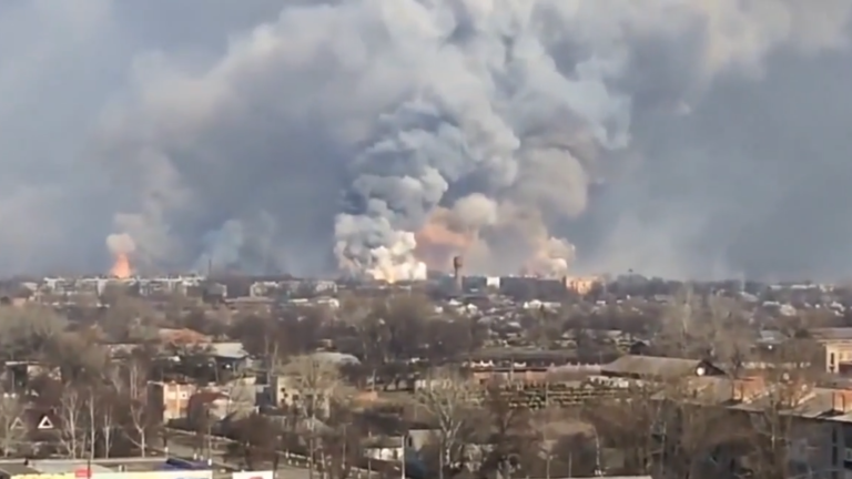 Explosions dans un dépôt de munitions en Ukraine