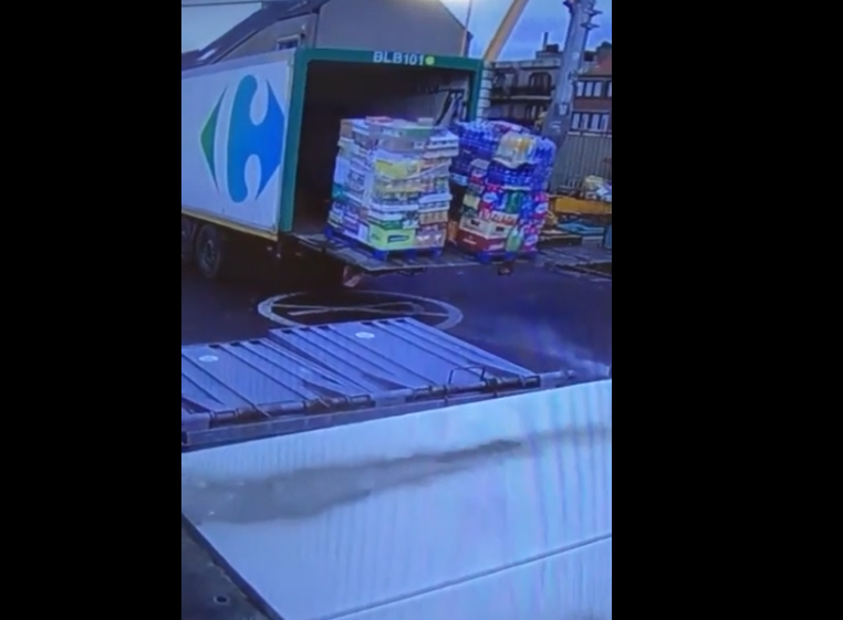 Un chauffeur Carrefour va faire une grosse boulette !