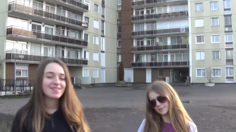 Mary et Laeticia rappent sur leur quotidien dans une cité du 93
