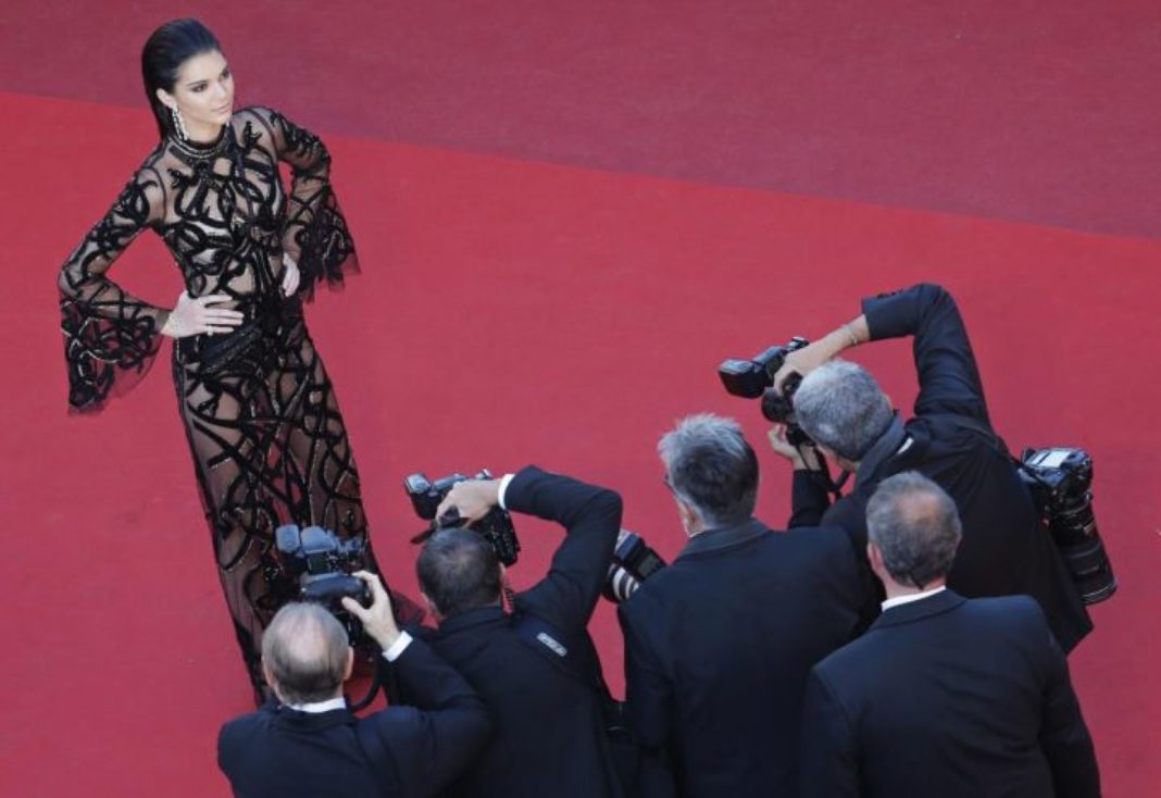 25 Tenues Osées Portées Par Les Stars Lors Du Festival De Cannes Page 2 Sur 4 Breakforbuzz 3210