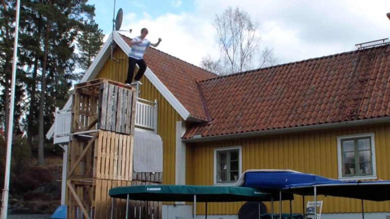 LES MEILLEURS TRICKS de TRAMPOLINES !