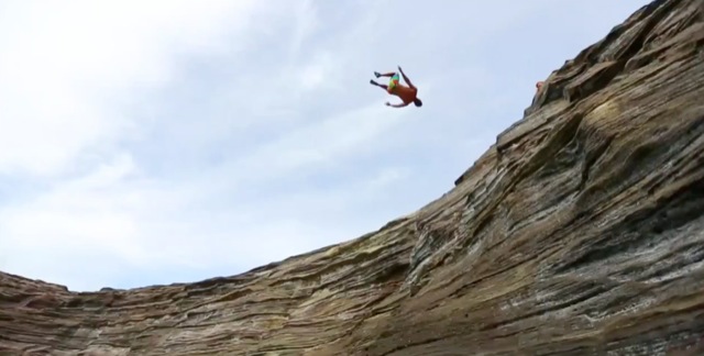 LES SAUTS DE FALAISES LES PLUS EXTRÊMES !