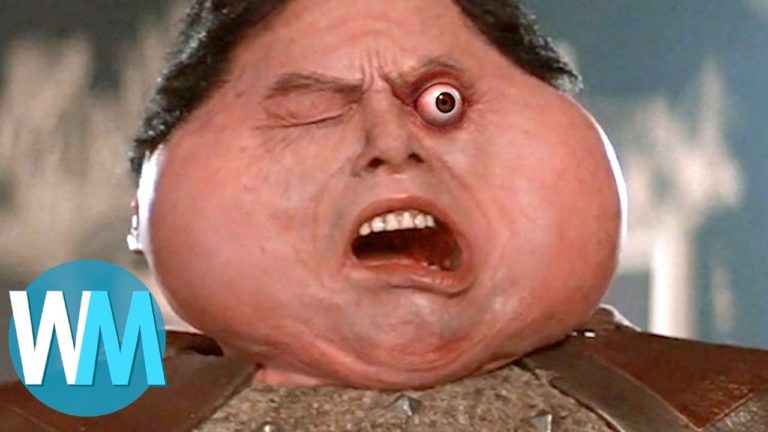 Top 10 des MORTS les plus HILARANTES dans les FILMS !