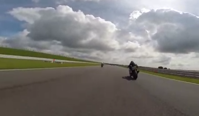 Un motard perd connaissance à plus de 225 km/h