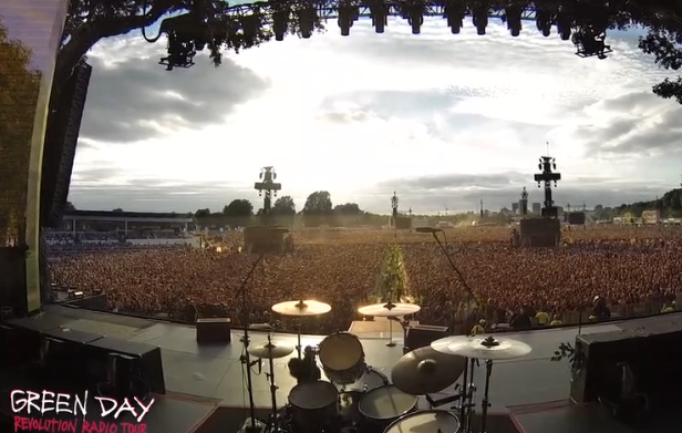 65 000 personnes chantent « Bohemian Rhapsody »