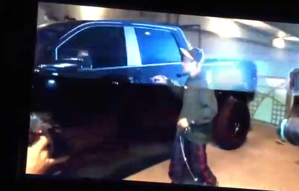 Justin Bieber percute un photographe avec sa voiture…