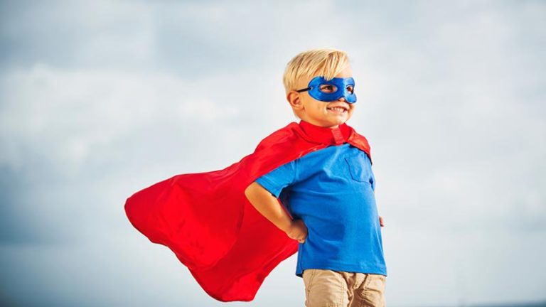 Top 10 des ENFANTS-HÉROS qui ont accomplis des EXPLOITS !