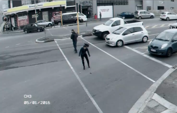 Les gens n&rsquo;arrivent même pas à écrire des SMS en marchant