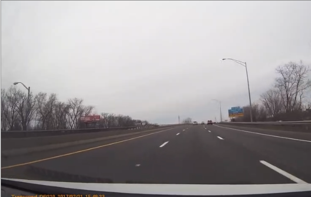Il ne respecte pas le code de la route et se fait surprendre par la police !