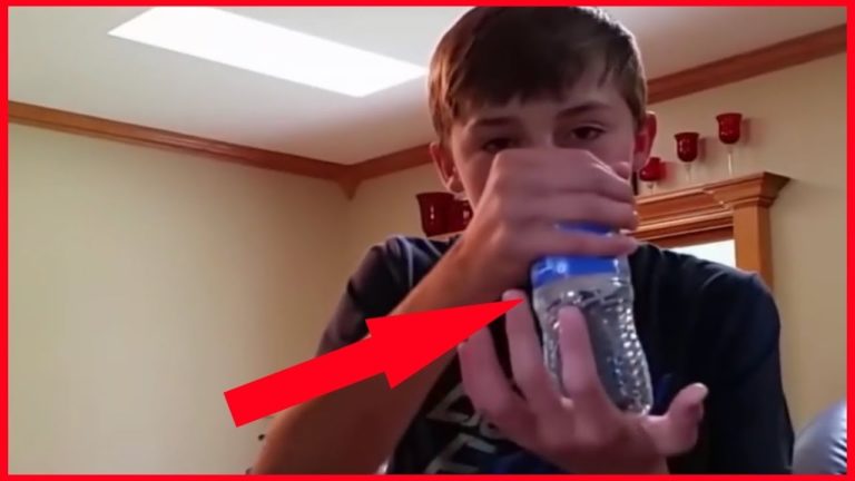 LES ENFANTS QUI ONT VIDÉ UNE BOUTEILLE EN 1 SECONDE !