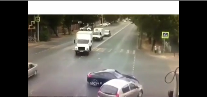 Le conducteur d’une Porsche veut prendre la fuite après avoir causé un accident