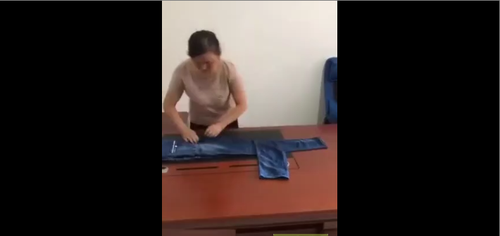 Cette femme maitrise le pliage de vêtements à la perfection !!