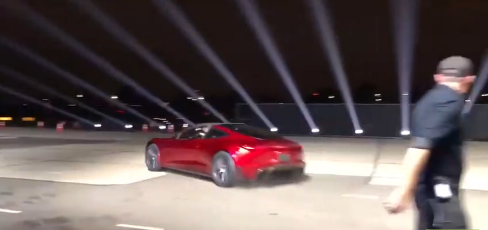 L’accélération fulgurante de la nouvelle Tesla Roadster de 0 à 100 kmh en 1.9 secondes !