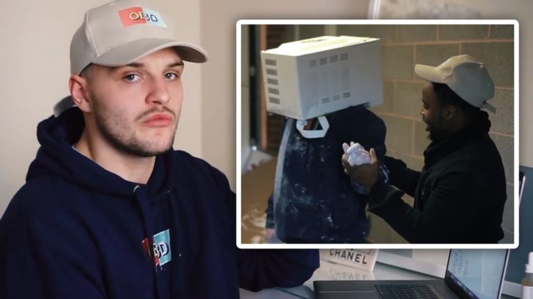 Ce YouTubeur frôle la mort après avoir bloqué sa tête dans un micro-ondes avec du ciment
