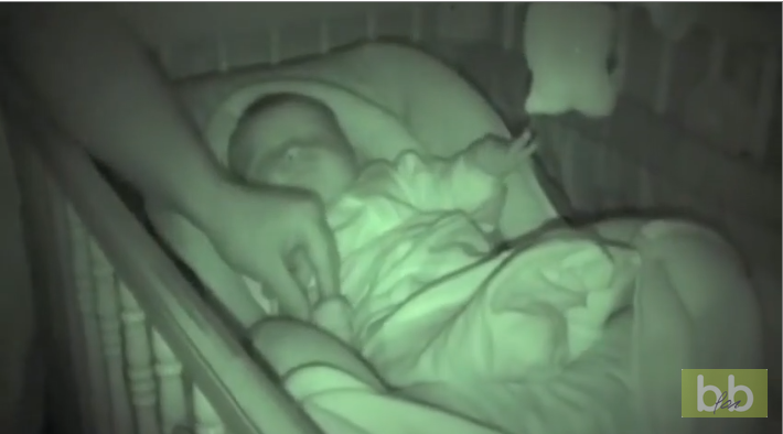 Quand ton bébé fait la danse du robot en dormant