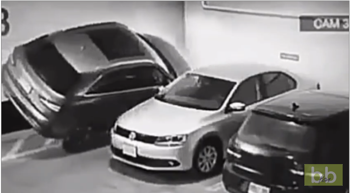 Plus de place dans un parking ? Ce conducteur a la solution !