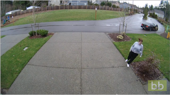 Une voleuse de colis se casse la jambe