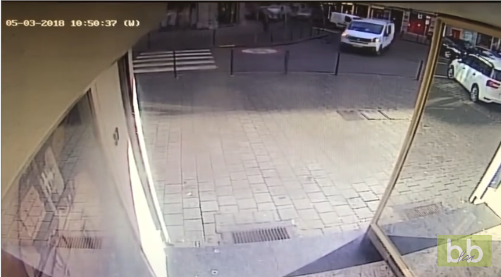 Un motard de la police renverse une piétonne à Bruxelles