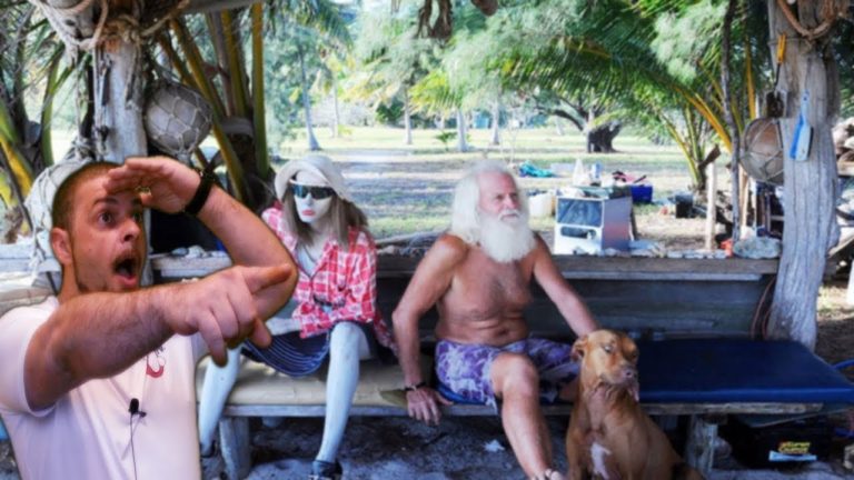 Il vit seul sur cette île regardez ce qu’il est devenu…