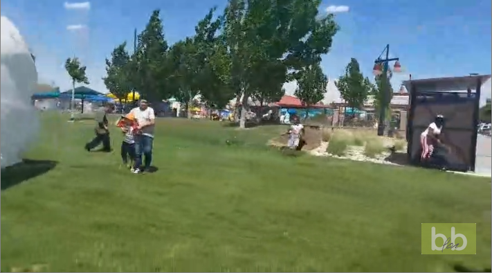 Une tempête soudaine emporte tout sur son passage pendant un pique-nique