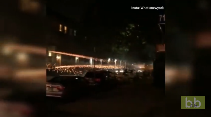 Une femme s’amuse à attaquer les passants à coups de feux d’artifices