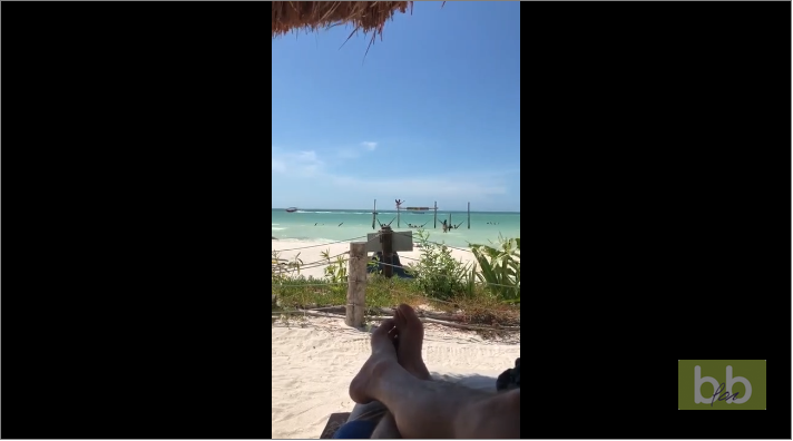 Ne jamais regarder des filles en bikini, quand sa femme est proche…