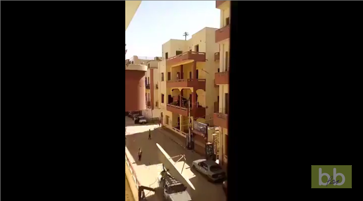 Régis détruit un mur porteur dans son appartement et fait s’écrouler tout son immeuble