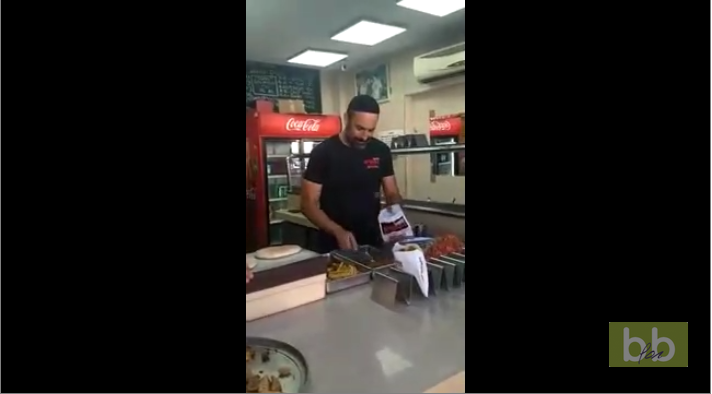 Servir des falafels avec classe