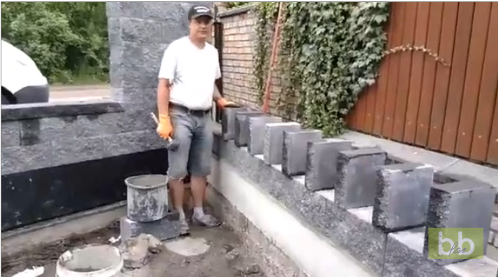 Comment poser des briques peut vous émerveiller, regardez bien !