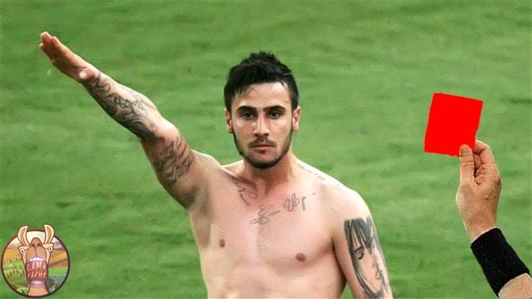 15 CÉLÉBRATIONS DE BUTS QUI ONT FINI PAR UN CARTON ROUGE