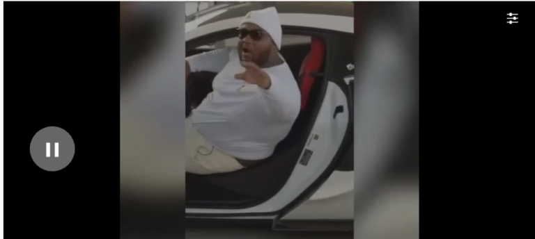 Il a de l&rsquo;argent pour se payer une McLaren mais n&rsquo;arrive pas à sortir de la voiture