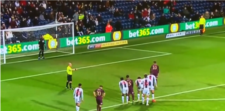 Le pire penalty de l’année tiré par un joueur de Swansea