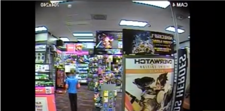 Un enfant de 7 ans essaie de stopper le braqueur d&rsquo;un magasin de jeux vidéos