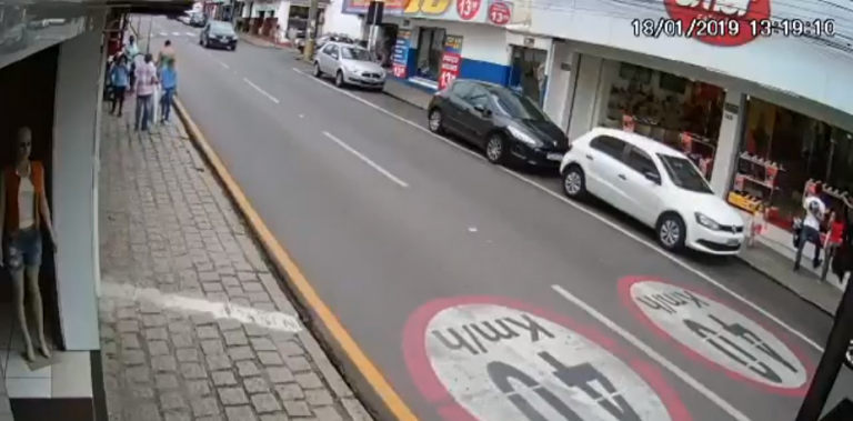 Voilà pourquoi il ne faut pas rouler trop vite en ville